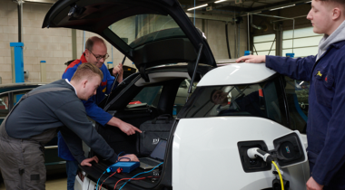 Docent mobiliteitstechniek (personenauto's) (R027)
